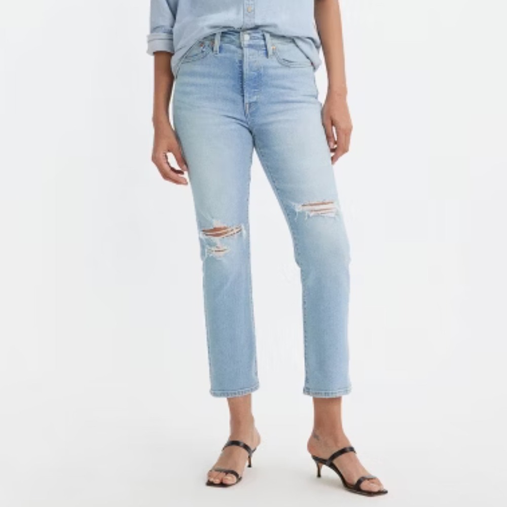 Levi's Women's Wedgie Straight Jeans Light Wash Distressed Size 28